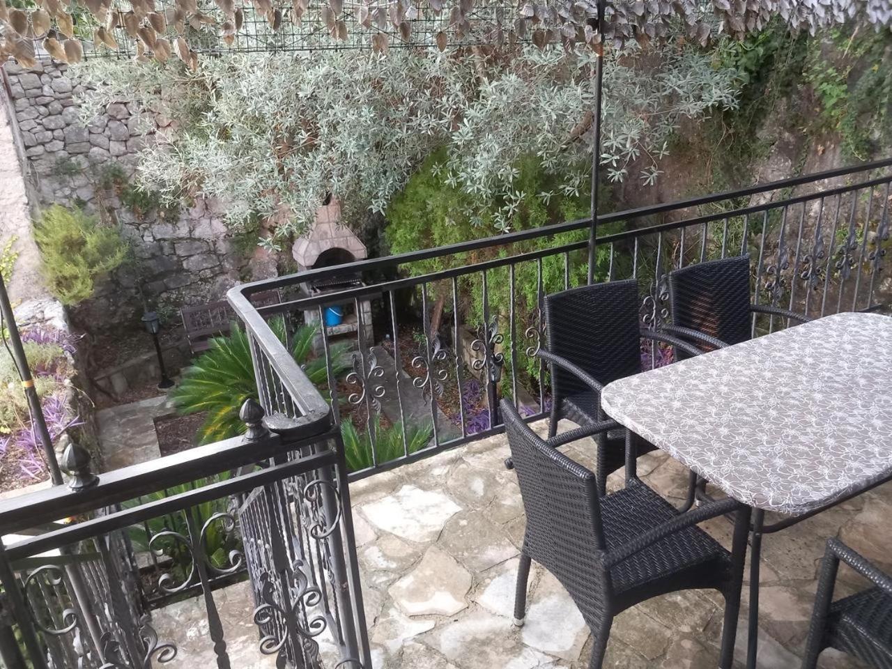Holiday Home Stone House Perast Kültér fotó